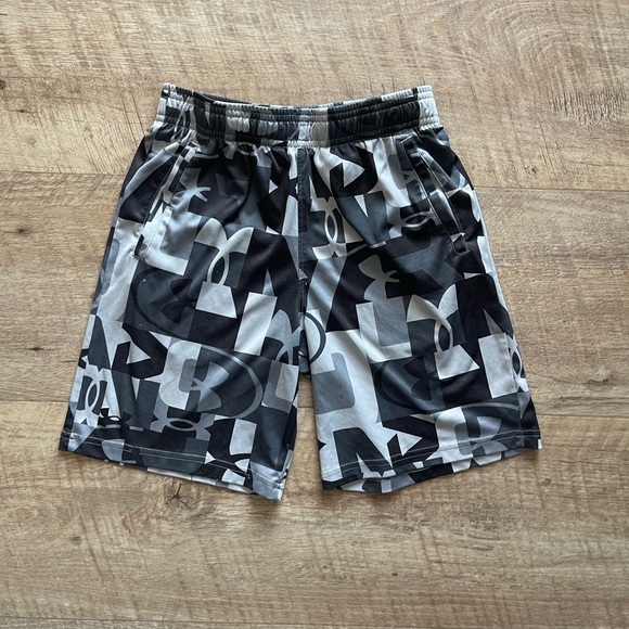 Youth Under Armour Monochrome Graphic Athletic Shorts - Picture 1 of 5